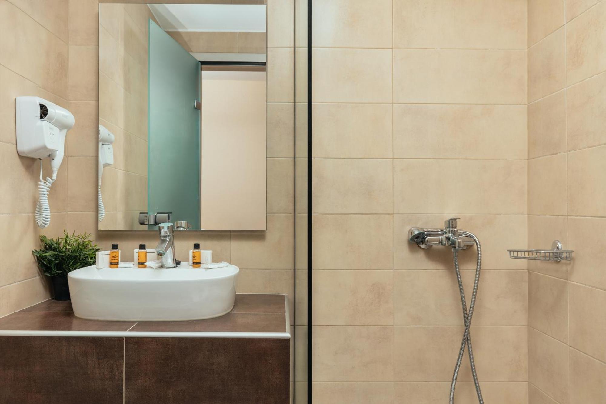 Yakinthos Hotel لاغاناس المظهر الخارجي الصورة